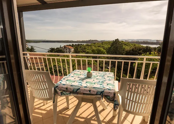 Rb Apartment Omisalj
